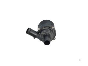 Gebruikte Extra waterpomp Opel Astra K Sports Tourer 1.2 Turbo 12V Prijs € 49,00 Margeregeling aangeboden door Automaterialen Ronald Morien B.V.