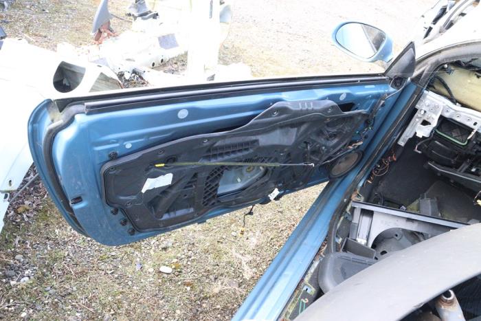 Dörr, 2-dörrars, vänster från en Volkswagen Eos (1F7/F8) 2.0 FSI 16V 2006