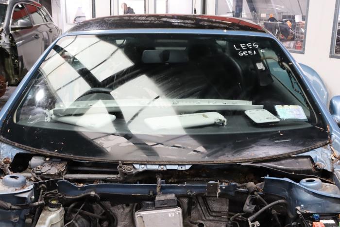 Framruta från en Volkswagen Eos (1F7/F8) 2.0 FSI 16V 2006