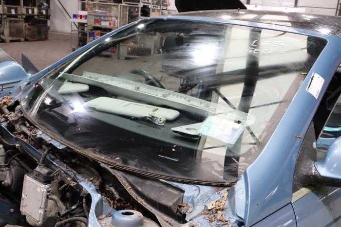 Framruta från en Volkswagen Eos (1F7/F8) 2.0 FSI 16V 2006