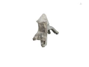 Gebruikte Motorsteun Audi A4 Avant (B8) 2.0 TFSI 16V Quattro Prijs € 19,00 Margeregeling aangeboden door Automaterialen Ronald Morien B.V.