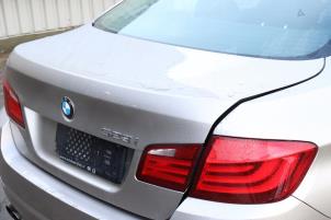 Gebruikte Achterklep BMW 5 serie (F10) 523i 24V Prijs € 195,00 Margeregeling aangeboden door Automaterialen Ronald Morien B.V.