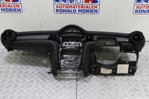 Gebruikte Dashboard Mini Mini (F55) 1.5 12V Cooper Prijs € 324,99 Inclusief btw aangeboden door Automaterialen Ronald Morien B.V.