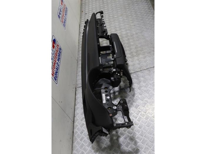 Instrumentbräda från en Audi S8 (D4) 4.0 Plus V8 TFSI 32V 2017