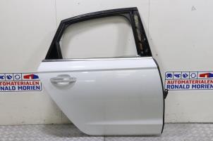 Używane Drzwi prawe tylne wersja 4-drzwiowa Audi A6 (C7) 2.0 TDI 16V Quattro Cena € 450,00 Z VAT oferowane przez Automaterialen Ronald Morien B.V.