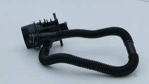 Gebruikte Olie vulpijp Mercedes A-Klasse AMG (177.0) 2.0 A-35 AMG Turbo 16V 4Matic Prijs € 25,00 Margeregeling aangeboden door Automaterialen Ronald Morien B.V.