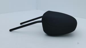 Używane Zaglówek Peugeot 2008 (CU) 1.2 Vti 12V PureTech 82 Cena € 25,00 Procedura marży oferowane przez Automaterialen Ronald Morien B.V.