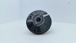 Gebruikte Rembekrachtiger Renault Clio IV Estate/Grandtour (7R) 0.9 Energy TCE 90 12V Prijs € 35,00 Margeregeling aangeboden door Automaterialen Ronald Morien B.V.