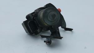 Gebruikte Vacuumpomp Rembekrachtiging Audi TT (8N3) 3.2 V6 24V Quattro Prijs € 49,00 Margeregeling aangeboden door Automaterialen Ronald Morien B.V.