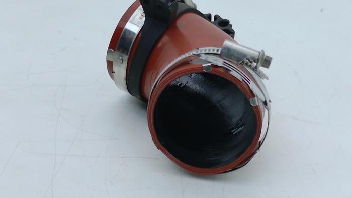 Laddluftkylarslang från en MAN TGE 2.0 TDI 2023