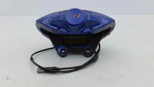 Gebruikte Remklauw (Tang) rechts-achter BMW M4 (F82) M4 3.0 24V TwinPower Turbo Prijs € 350,00 Margeregeling aangeboden door Automaterialen Ronald Morien B.V.