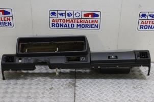 Gebruikte Dashboard Volkswagen Golf I Cabrio (155) 1.6 GLi Prijs € 150,00 Margeregeling aangeboden door Automaterialen Ronald Morien B.V.