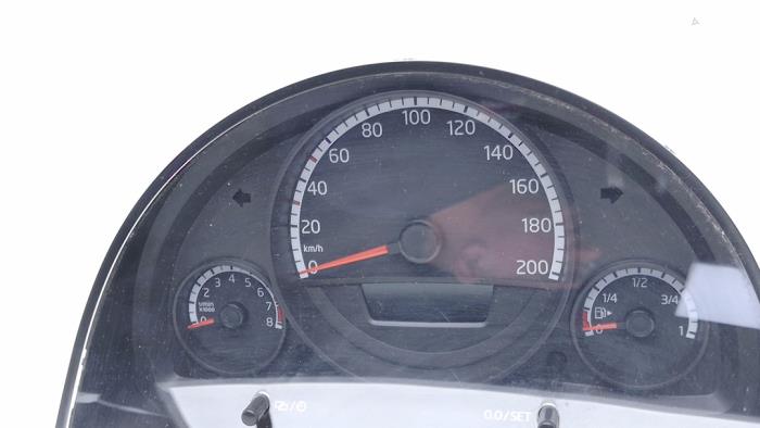 Instrumentpanel från en Volkswagen Up! (121) 1.0 12V 60 2014