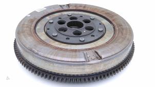 Begagnade Tvåmassesvänghjul BMW M4 (F83) 3.0 24V TwinPower Turbo Pris € 195,00 Marginaltabell erbjuds av Automaterialen Ronald Morien B.V.