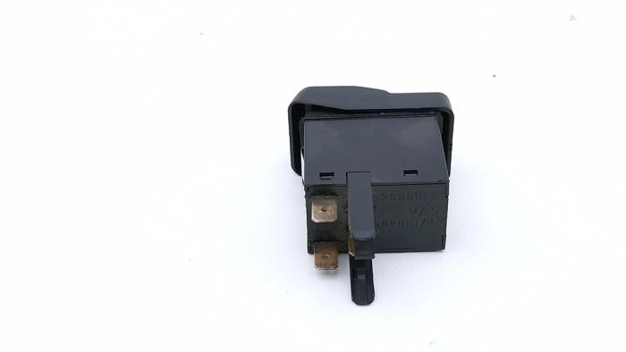 Uppvärmningsbrytare, bakruta från en Volkswagen Corrado 1.8 G60 1990