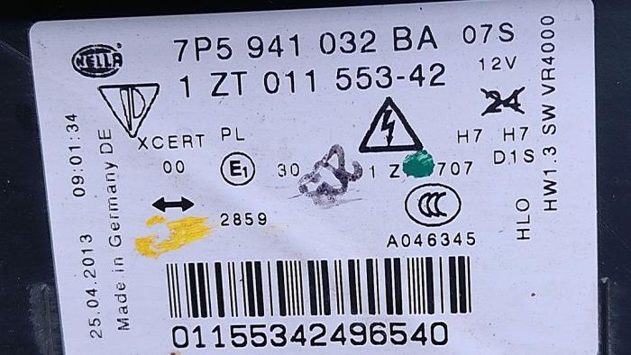 Strålkastare, vänster från en Porsche Cayenne II (92A) 3.0 D V6 24V 2013