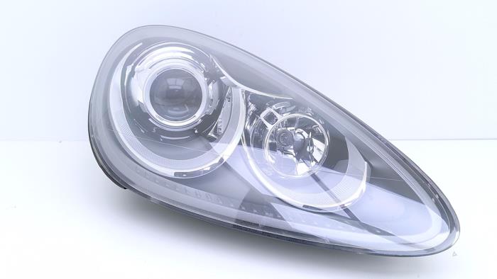 Strålkastare, vänster från en Porsche Cayenne II (92A) 3.0 D V6 24V 2013