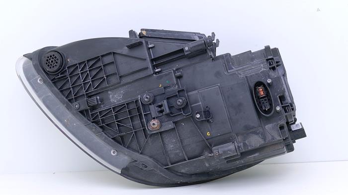 Strålkastare, vänster från en Porsche Cayenne II (92A) 3.0 D V6 24V 2013