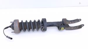 Gebruikte Veerpoot links-voor Porsche Cayenne II (92A) 3.0 D V6 24V Prijs € 395,00 Margeregeling aangeboden door Automaterialen Ronald Morien B.V.