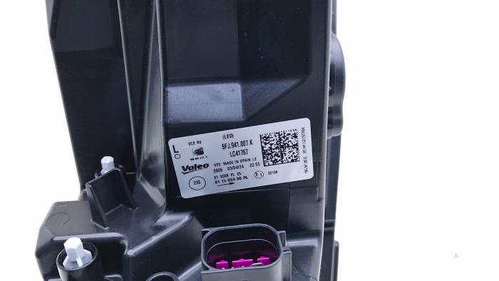 Koplamp links van een Seat Tarraco 1.5 TSI ACT 16V 2020