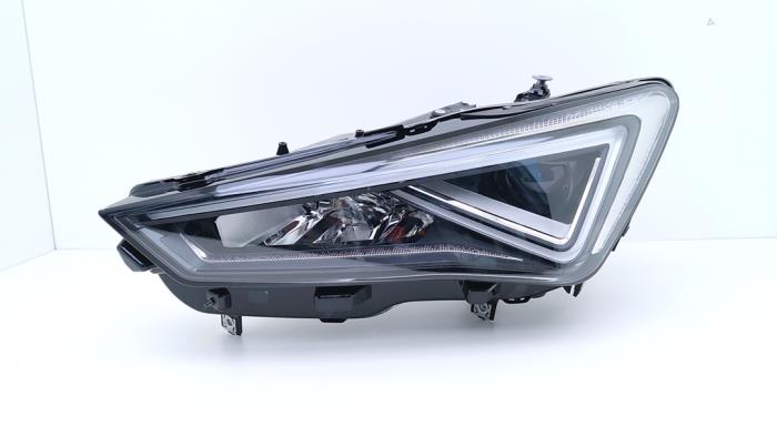 Koplamp links van een Seat Tarraco 1.5 TSI ACT 16V 2020