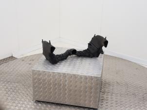 Używane Filtr powietrza Mercedes CLS (C218) 350 CDI BlueEfficiency 3.0 V6 24V Cena € 395,00 Procedura marży oferowane przez Automaterialen Ronald Morien B.V.