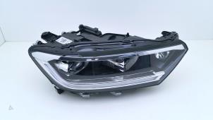 Nya Strålkastare, höger Volkswagen T-Roc I 1.5 TSI 16V Pris € 840,95 Inklusive moms erbjuds av Automaterialen Ronald Morien B.V.