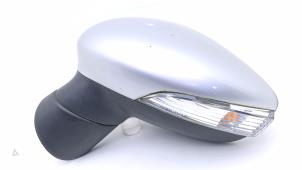 Gebruikte Buitenspiegel links Ford Fiesta 6 (JA8) 1.0 EcoBoost 12V 100 Prijs € 125,00 Margeregeling aangeboden door Automaterialen Ronald Morien B.V.