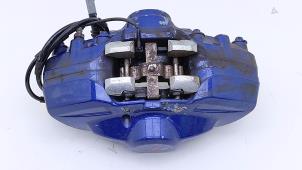 Gebruikte Remklauw (Tang) rechts-achter BMW M4 (F82) M4 3.0 24V TwinPower Turbo Prijs € 295,00 Margeregeling aangeboden door Automaterialen Ronald Morien B.V.