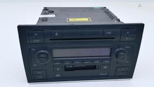 Gebruikte Radio/Cassette Audi A4 Avant (B7) 2.0 TFSI 20V Quattro Prijs € 75,00 Margeregeling aangeboden door Automaterialen Ronald Morien B.V.