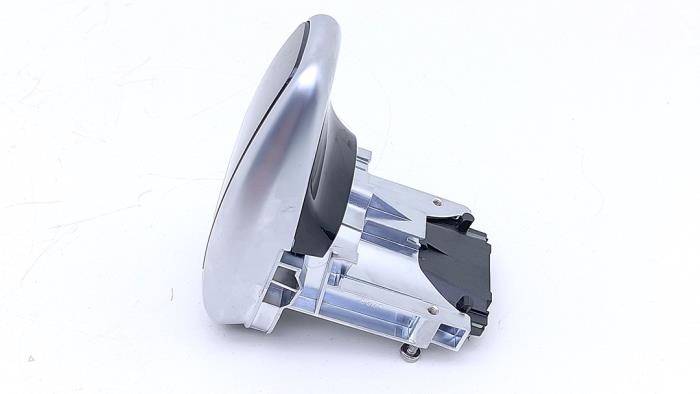 MMI-brytare från en Mercedes-AMG S AMG (W222) 4.0 S-63 L AMG V8 Turbo 4-Matic+ 2018