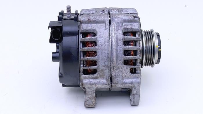 Dynamo från en Mercedes-AMG S AMG (W222) 4.0 S-63 L AMG V8 Turbo 4-Matic+ 2018