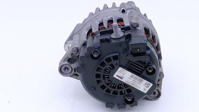 Dynamo från en Mercedes-AMG S AMG (W222) 4.0 S-63 L AMG V8 Turbo 4-Matic+ 2018