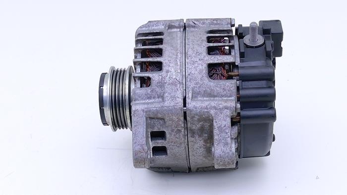 Dynamo från en Mercedes-AMG S AMG (W222) 4.0 S-63 L AMG V8 Turbo 4-Matic+ 2018