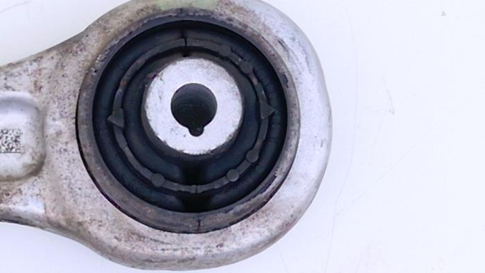 Främre gaffelben, höger från en Mercedes-AMG S AMG (W222) 4.0 S-63 L AMG V8 Turbo 4-Matic+ 2018