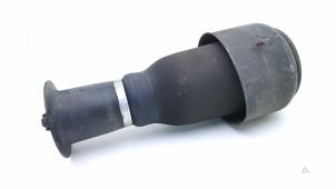 Begagnade Luftfjäder BMW 5 serie Touring (F11) 520d 16V Pris € 169,00 Marginaltabell erbjuds av Automaterialen Ronald Morien B.V.