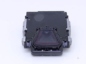 Używane Kamera przednia Audi RS 4 Avant (B9) 2.9 V6 TFSI 24V Cena € 195,00 Z VAT oferowane przez Automaterialen Ronald Morien B.V.