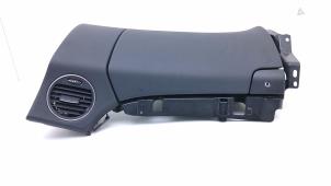 Używane Schowek w desce rozdzielczej Mercedes CLS (C219) 500 5.0 V8 24V Cena € 55,00 Procedura marży oferowane przez Automaterialen Ronald Morien B.V.