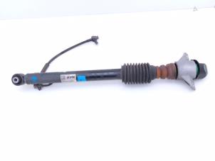 Begagnade Stötdämpare, vänster bak Audi RS7 Sportback (4KA) 4.0 V8 TFSI Mild Hybrid 32V Pris € 495,00 Marginaltabell erbjuds av Automaterialen Ronald Morien B.V.