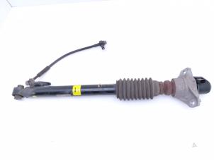 Używane Amortyzator prawy tyl Audi RS7 Sportback (4KA) 4.0 V8 TFSI Mild Hybrid 32V Cena € 495,00 Procedura marży oferowane przez Automaterialen Ronald Morien B.V.