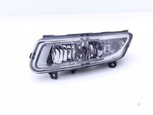 Begagnade Adaptiv strålkastare Volkswagen Polo V (6R) 1.0 TSI 12V BlueMotion Pris € 35,00 Marginaltabell erbjuds av Automaterialen Ronald Morien B.V.