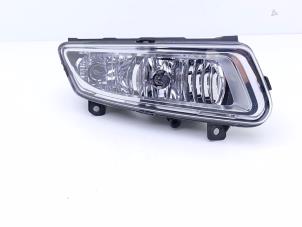 Begagnade Adaptiv strålkastare Volkswagen Polo V (6R) 1.0 TSI 12V BlueMotion Pris € 35,00 Marginaltabell erbjuds av Automaterialen Ronald Morien B.V.