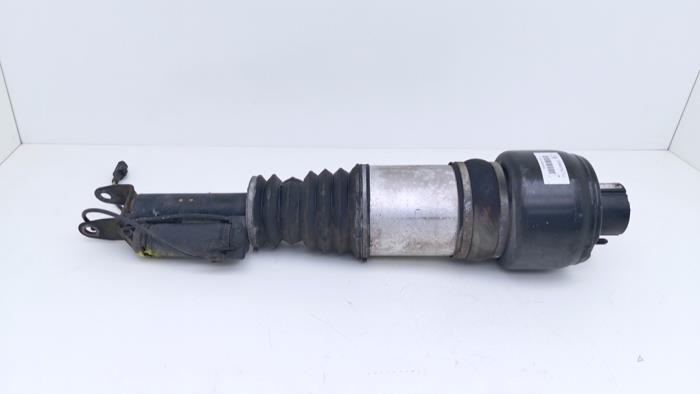 Stötdämparstång, vänster fram från en Mercedes-Benz CLS (C219) 500 5.0 V8 24V 2005