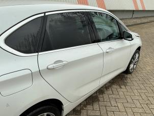Begagnade Bakdörr, 4-dörrars, höger BMW 2 serie Active Tourer (F45) 220i 2.0 TwinPower Turbo 16V Pris € 399,00 Marginaltabell erbjuds av Automaterialen Ronald Morien B.V.