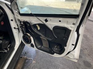 Begagnade Framdörr, 4-dörrars, höger Ford Focus 3 Wagon 1.0 Ti-VCT EcoBoost 12V 125 Pris € 295,00 Marginaltabell erbjuds av Automaterialen Ronald Morien B.V.