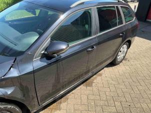 Używane Drzwi lewe przednie wersja 4-drzwiowa Skoda Octavia Combi (5EAC) 1.2 TSI 16V Cena € 395,00 Procedura marży oferowane przez Automaterialen Ronald Morien B.V.