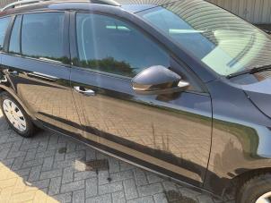 Gebruikte Portier 4Deurs rechts-voor Skoda Octavia Combi (5EAC) 1.2 TSI 16V Prijs € 399,00 Margeregeling aangeboden door Automaterialen Ronald Morien B.V.