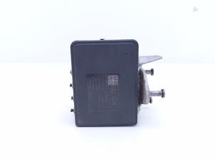 Begagnade ABS-pump Mercedes C Estate (S205) C-180 1.6 16V BlueEfficiency Pris € 95,00 Marginaltabell erbjuds av Automaterialen Ronald Morien B.V.