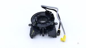 Używane Przewód spiralny poduszki powietrznej Renault Captur II (RJB) 1.6 E-Tech 145 Cena € 95,00 Z VAT oferowane przez Automaterialen Ronald Morien B.V.