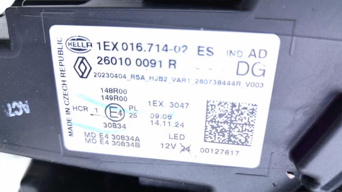 Koplamp rechts van een Renault Captur II (RJB) 1.6 E-Tech 145 2025
